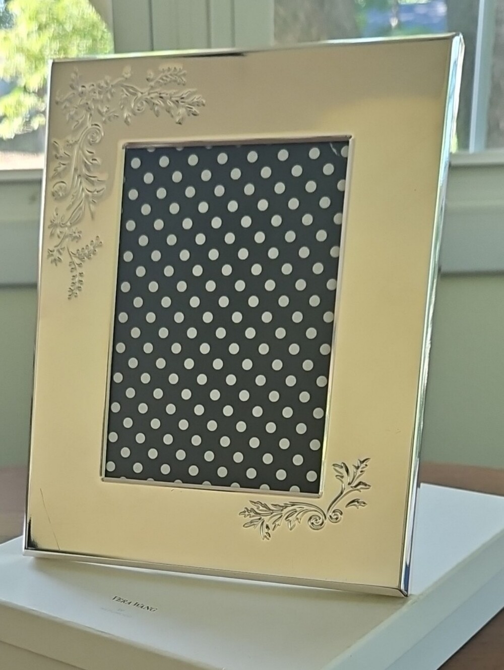 Vera Wang Wedgwood Lace Bouquet 5x7 Silver Frame w/ Box